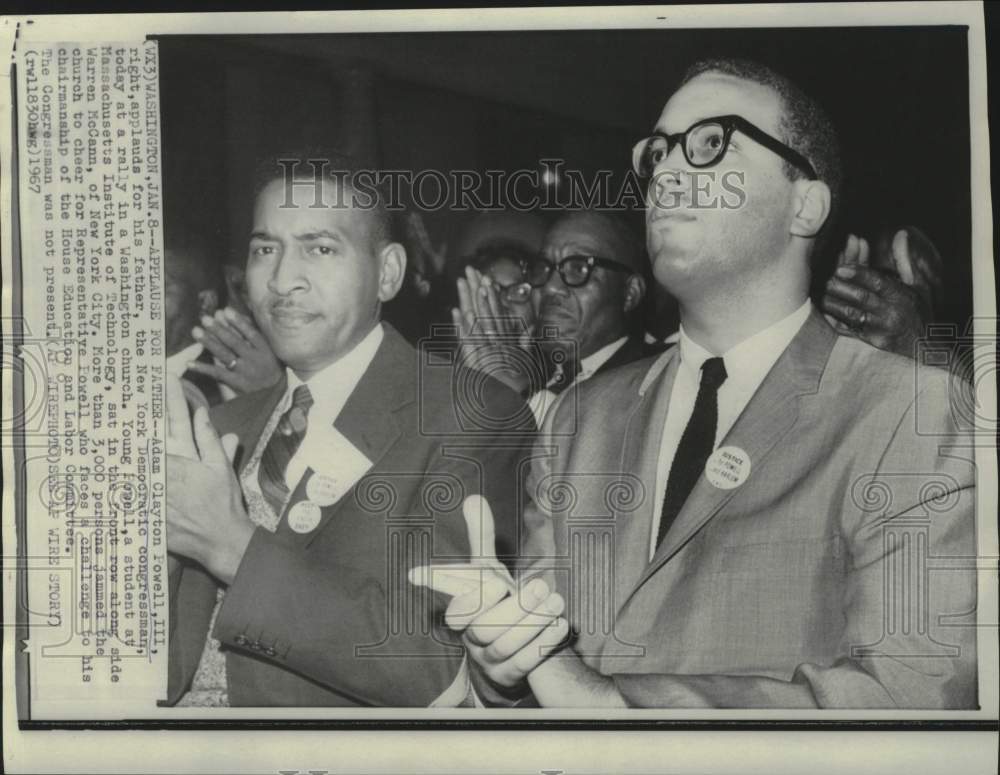 1967 Press Photo Adam Clayton Powell III applauds for father at Washington rally