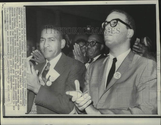 1967 Press Photo Adam Clayton Powell III applauds for father at Washington rally