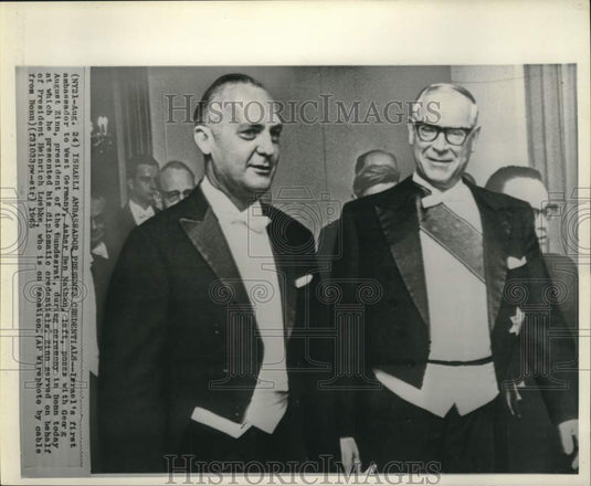 1965 Press Photo Israel's Asher Ben Nathan presents credentials to Georg Zinn