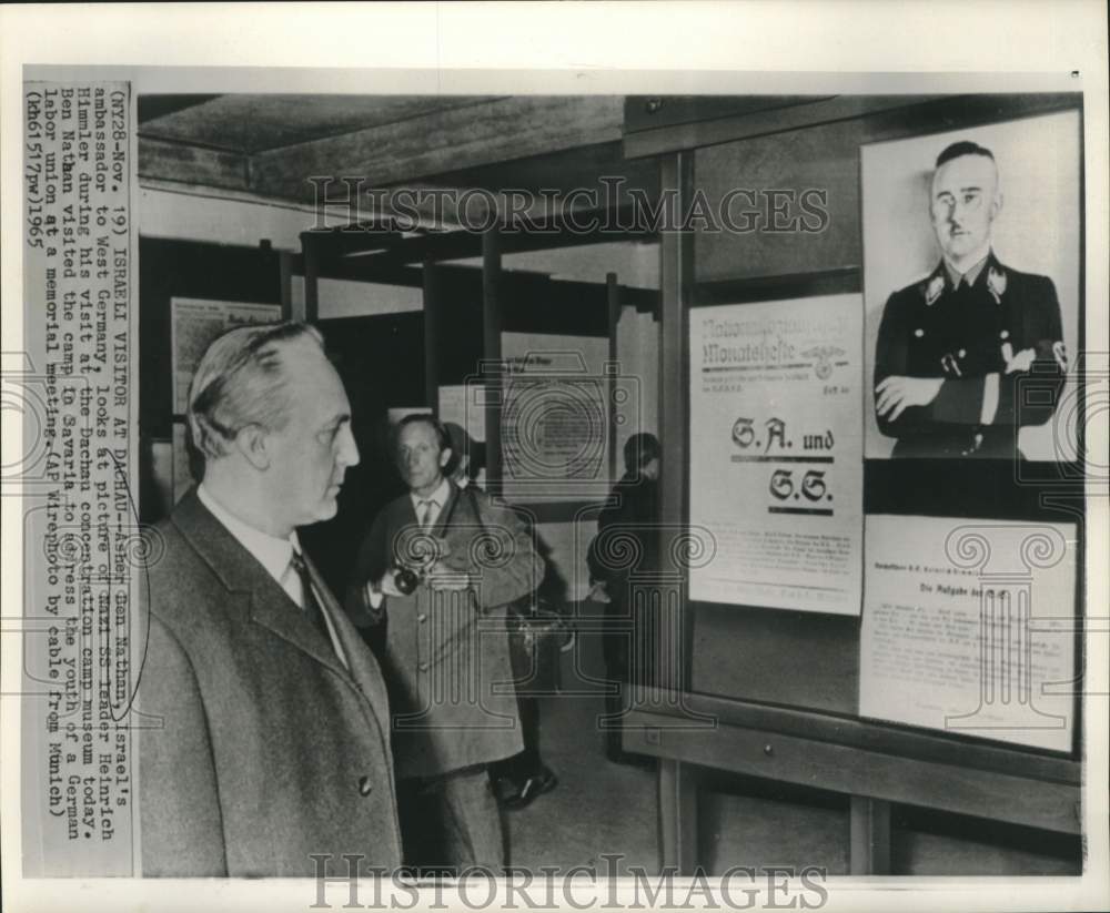1965 Press Photo Israel&#39;s Asher Ben Nathan visits Dachau museum in Savaria
