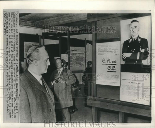 1965 Press Photo Israel's Asher Ben Nathan visits Dachau museum in Savaria