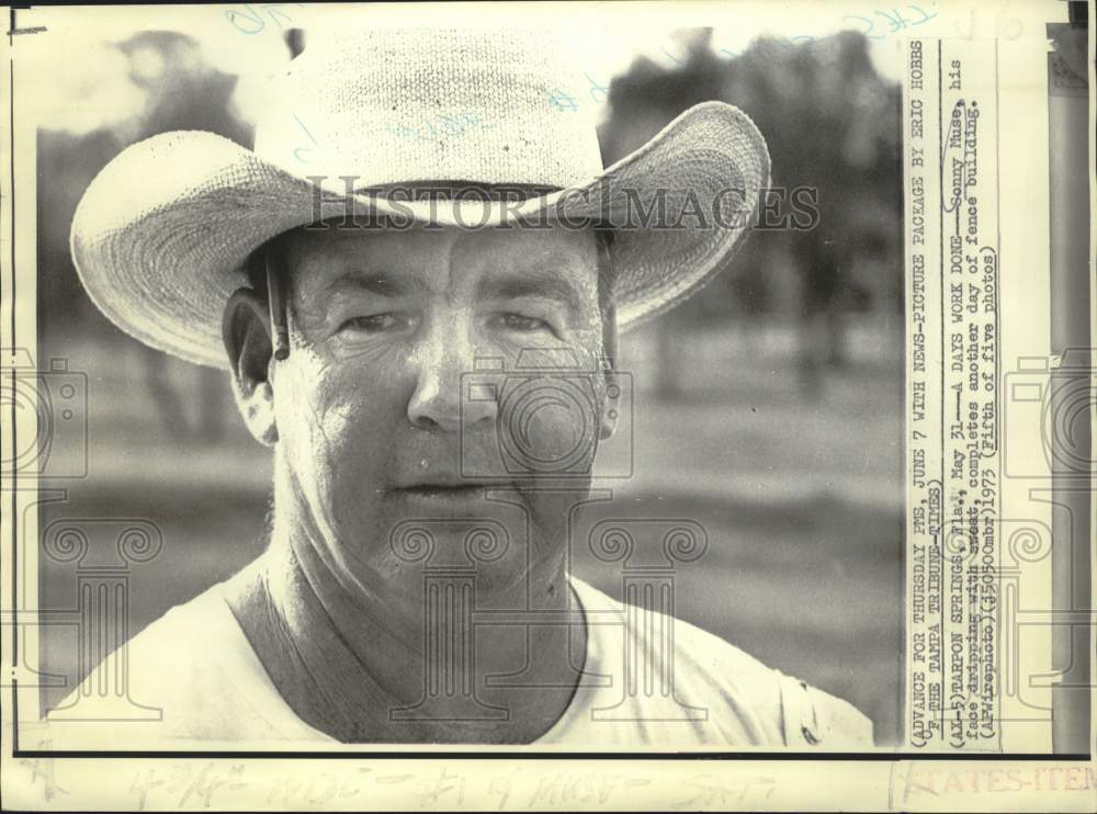 1973 Press Photo Sonny Muse after day of fence building in Tarpon Springs, FL