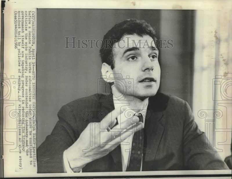 Load image into Gallery viewer, 1966 Press Photo Ralph Nader testifies at Senate Public Works subcommittee
