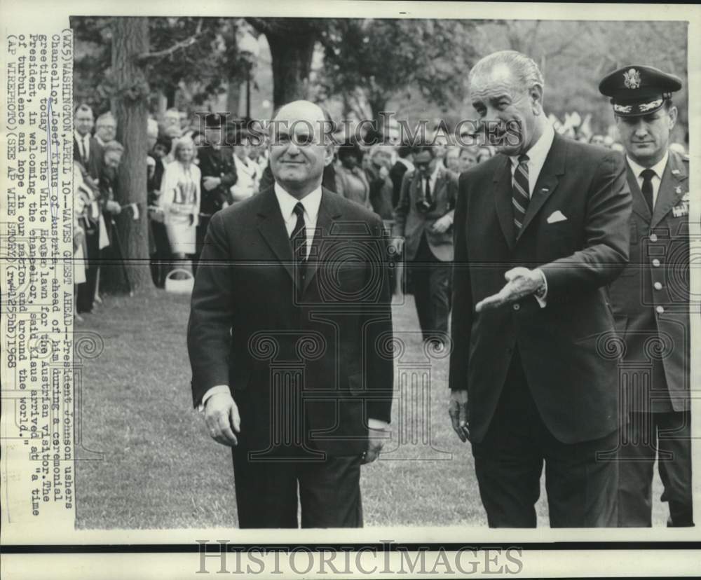 1968 Press Photo President Johnson and Josef Kalsu at White House ceremony