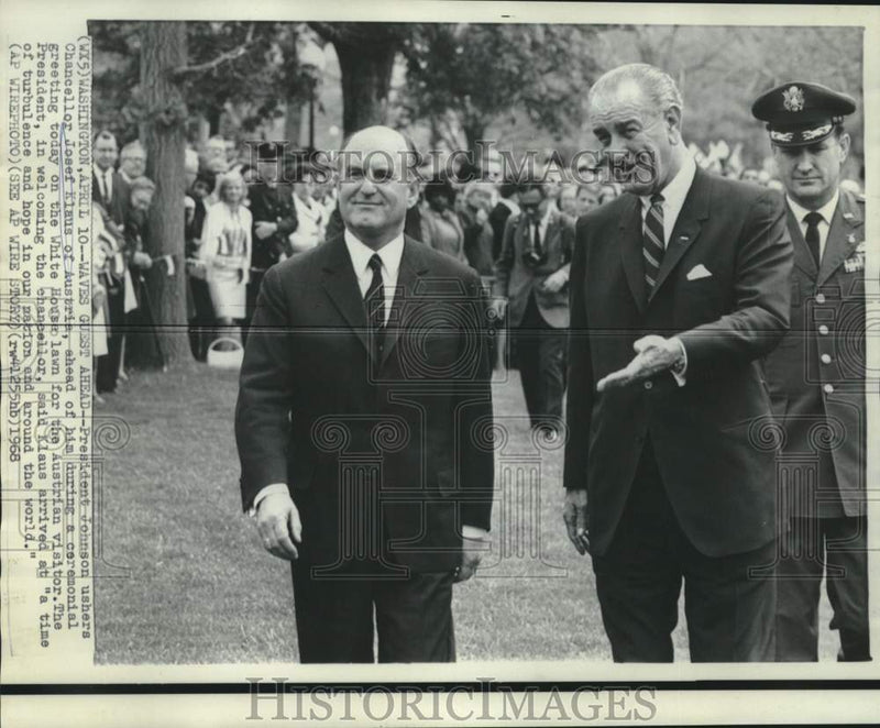 Load image into Gallery viewer, 1968 Press Photo President Johnson and Josef Kalsu at White House ceremony
