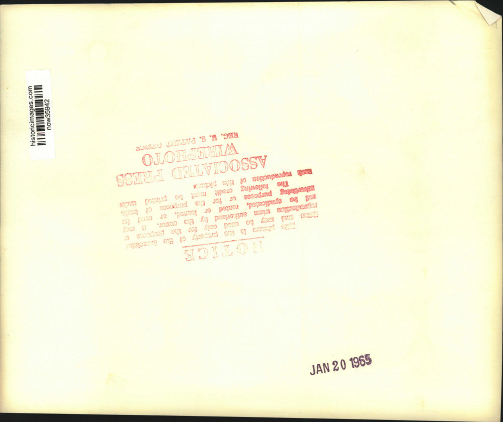 1965 Press Photo Winston Churchill's physician Lord Moran with newsmen in London