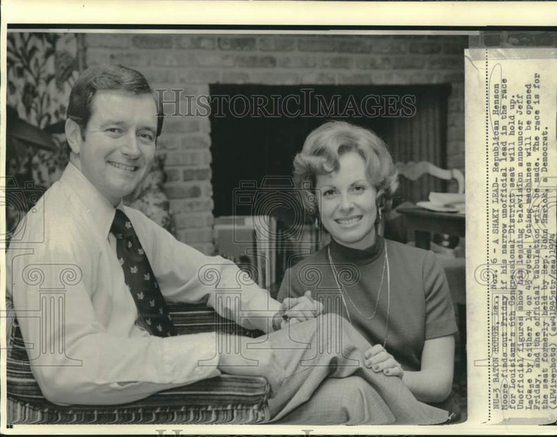 Load image into Gallery viewer, 1974 Press Photo Louisiana Republican candidate Henson Moore and wife hold hands
