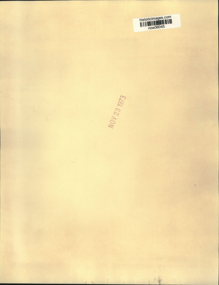 1973 Press Photo Britain's Geoffrey Rippon views electric car engine in London