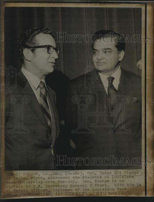 1971 Press Photo Indar Jit Rikhye and Harold Gilbert address LA Tech students