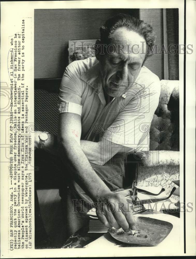 Load image into Gallery viewer, 1973 Press Photo Ex-Communist Al Richmond interviewed in San Francisco
