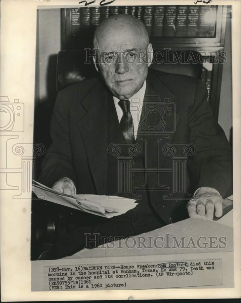1960 Press Photo Speaker of the House Sam Rayburn shown at his desk - now36135