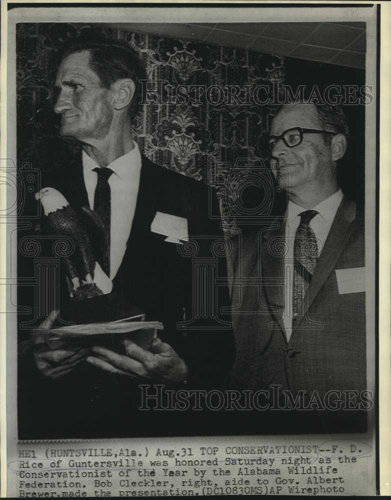 1970 Press Photo Conservationist of the Year F. D. Rice honored by Bob Cleckler.