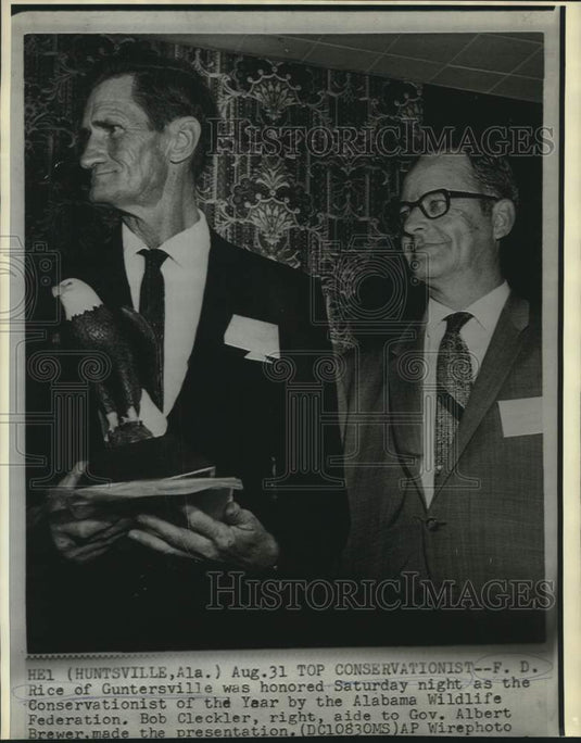 1970 Press Photo Conservationist of the Year F. D. Rice honored by Bob Cleckler.