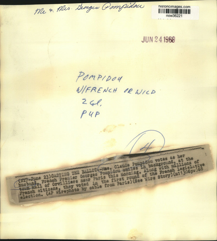 1968 Press Photo Premiere and Mrs. Georges Pompidou cast ballots in Orvilliers