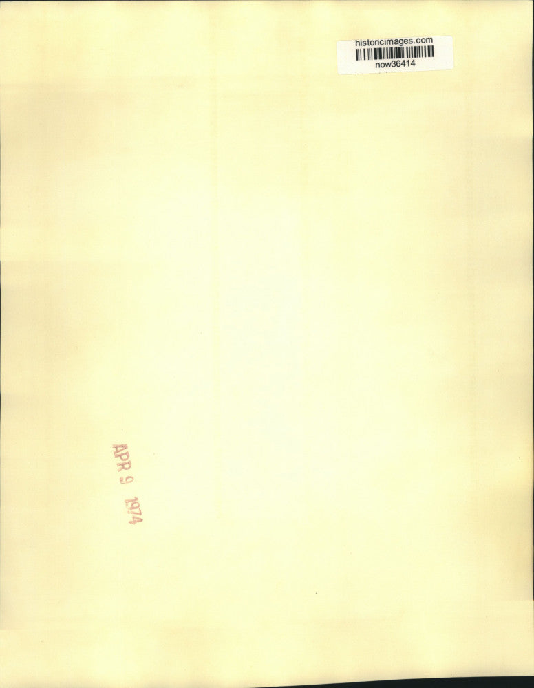 1974 Press Photo House Judiciary Rep Peter Rodino looks over White House letter