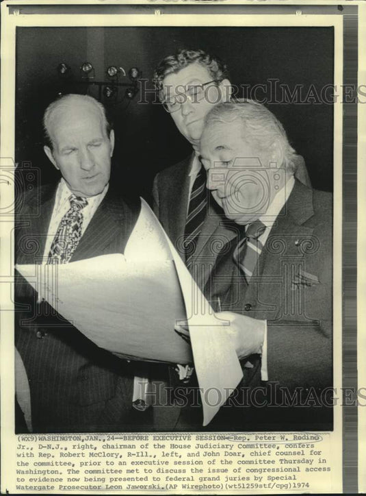 1974 Press Photo Rep. Peter Rodino meets with Robert McClory & John Doar in D.C.