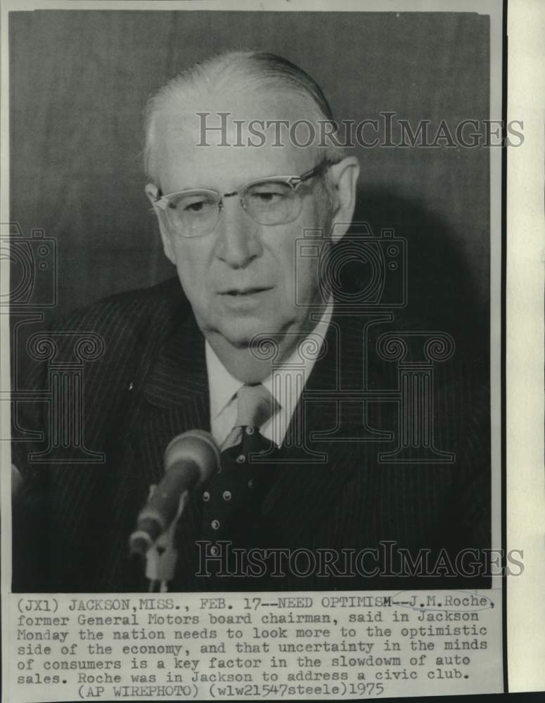 1975 Press Photo Former General Motors chairman J.M. Roche address MS civic club