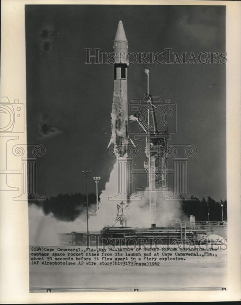 1962 Press Photo Centaur space rocket rises from Cape Canaveral launch pad