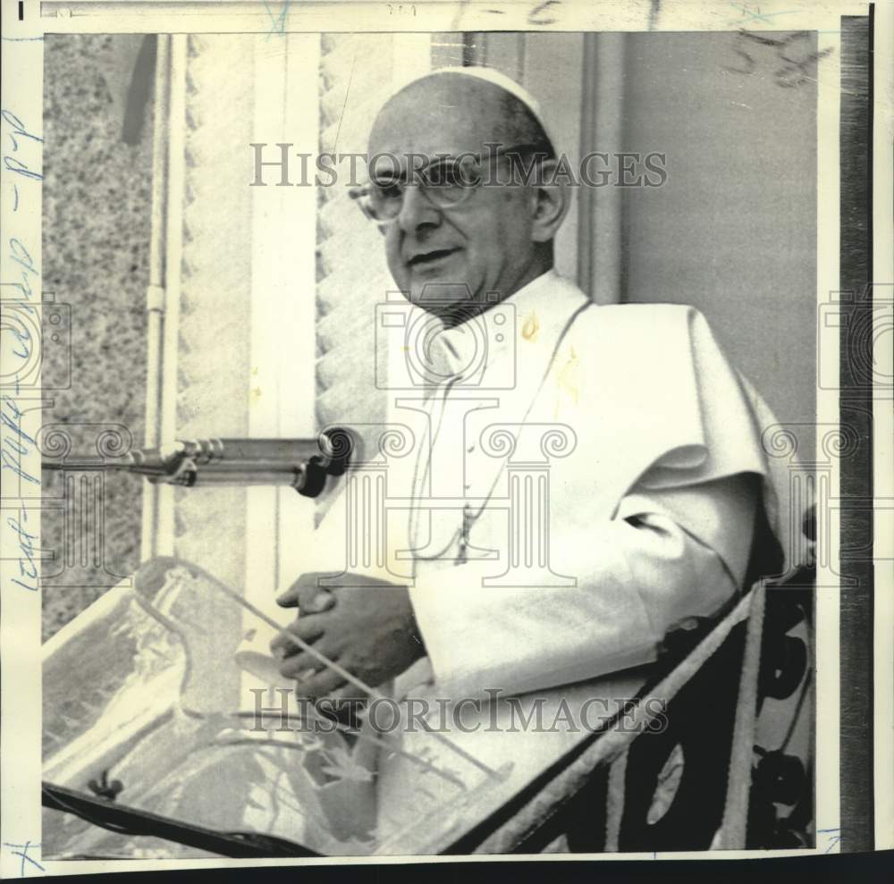 1971 Press Photo Pope Paul VI speaks to a crowd from his Castel Gandolfo balcony