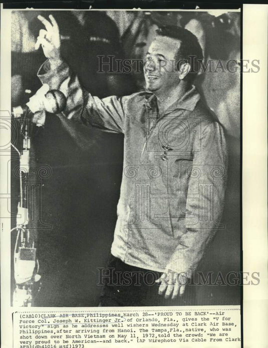 1973 Press Photo Air Force Col. Joseph W. Kittinger arrives at Clark Air Base