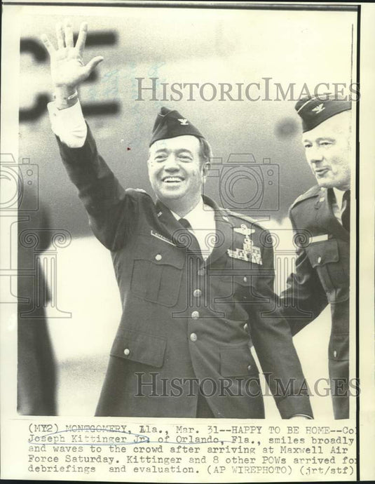 1973 Press Photo Col. Joseph Kittinger smiles as he arrives at Maxwell Air Base