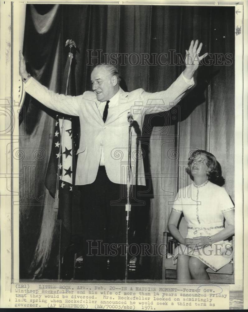 1970 Press Photo Winthrop Rockefeller & wife at Governor candidate announcement