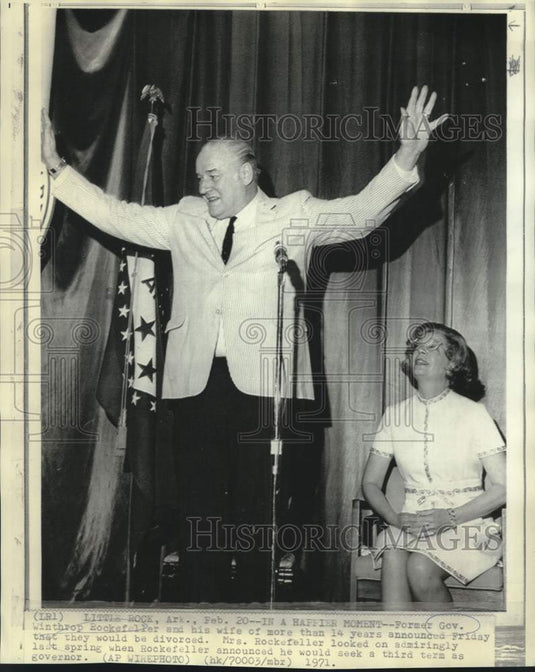 1970 Press Photo Winthrop Rockefeller & wife at Governor candidate announcement