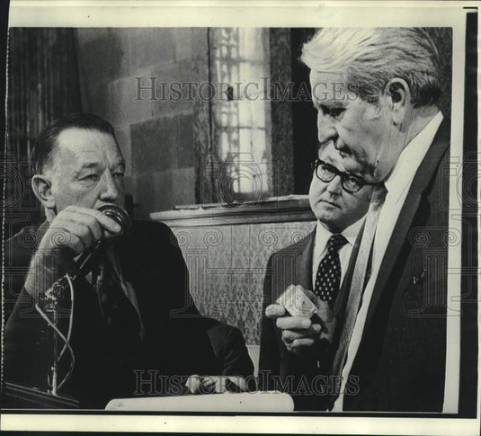 1970 Press Photo Louisiana State Senator B.B. Rayburn Discusses Gambling