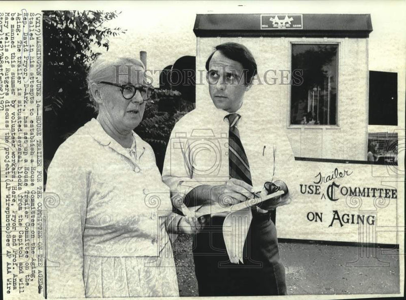Load image into Gallery viewer, 1971 Press Photo House Trailer Committee on the Aging, Washington, D.C
