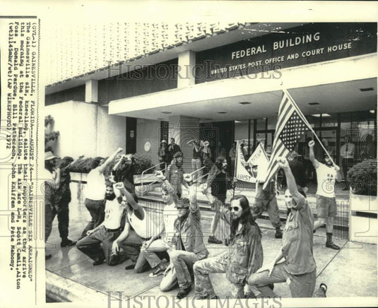 1972 Press Photo Gainesville Six arraigned at Florida Federal Building