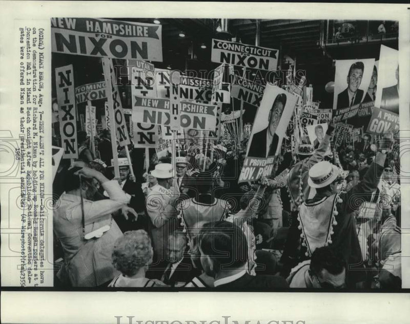 Load image into Gallery viewer, 1968 Press Photo Supporters hold up Nixon, Reagan signs at GOP convention, FL.
