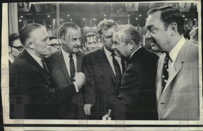 Load image into Gallery viewer, 1968 Press Photo Key state chief executives gather at the GOP convention, Miami

