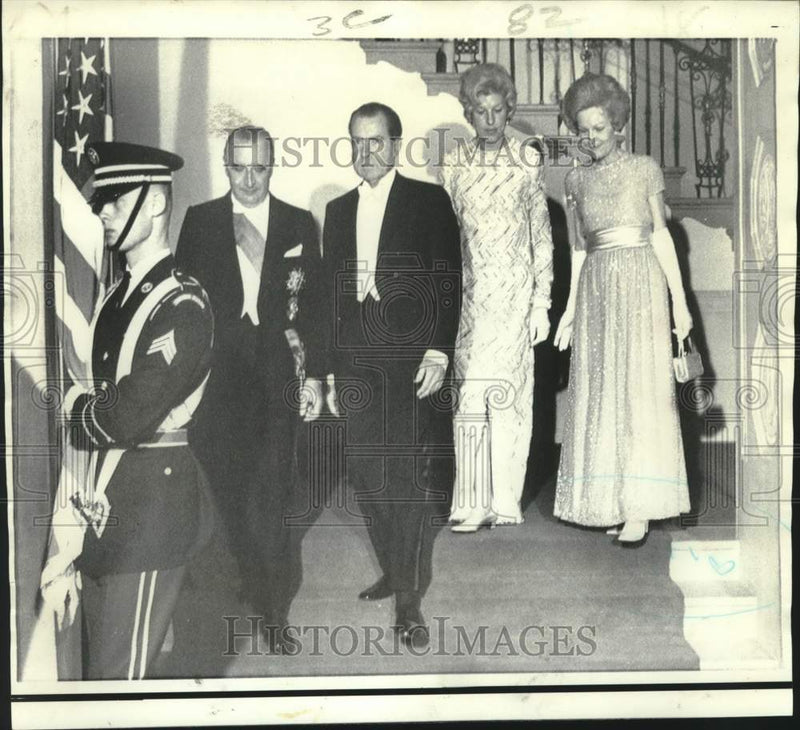 Load image into Gallery viewer, 1970 Press Photo Presidents Nixon, Pompidou, Wives Escorted to State Dinner
