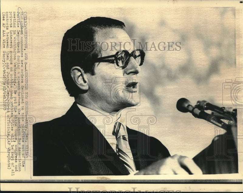 Load image into Gallery viewer, 1973 Press Photo Atty. Gen. Elliot Richardson announces political changes, Wash.
