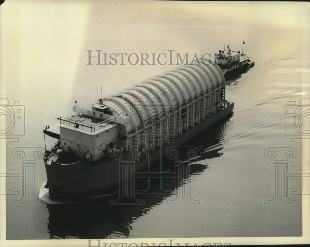 1962 Press Photo NASA rocket parts transferred on barge - now37206