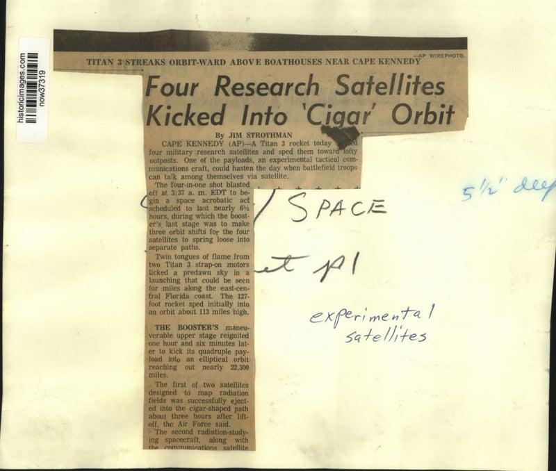 Load image into Gallery viewer, Press Photo Titan 3 streaks orbit-ward above boathouses near Cape Kennedy
