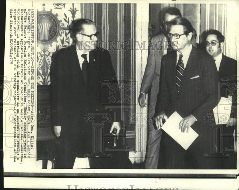 Load image into Gallery viewer, 1973 Press Photo Elliot Richardson, Hugh Scott and committee member in D.C.
