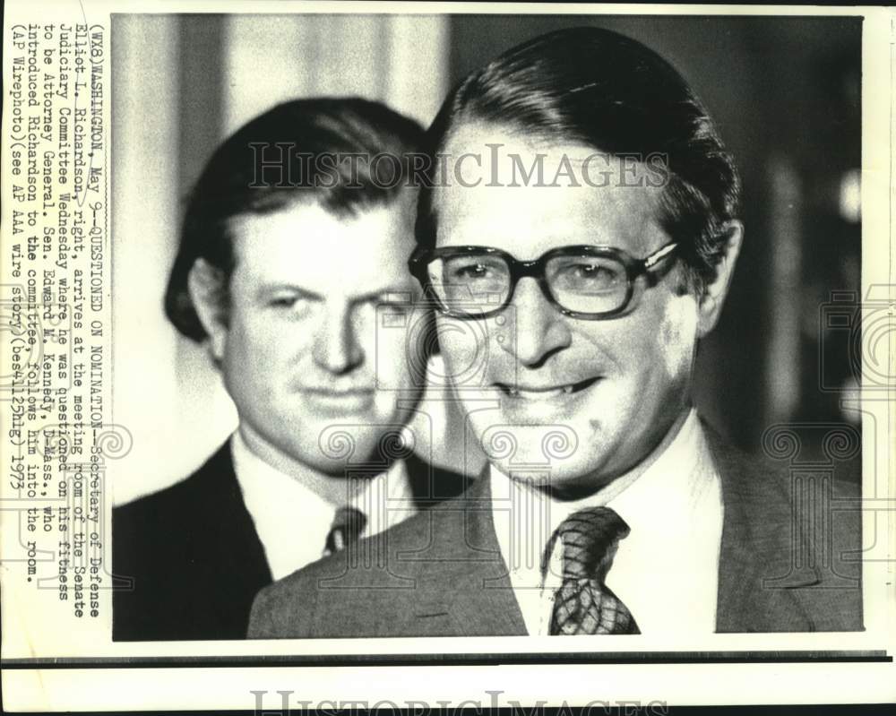 1973 Press Photo Defense Secretary Elliot Richardson Arrives at Senate Panel