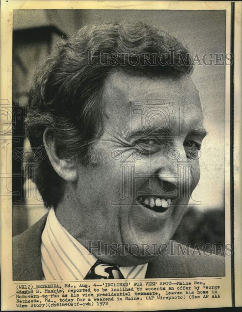 Load image into Gallery viewer, 1972 Press Photo Maine Senator Edmund Muskie at his Bethesda, Maryland home
