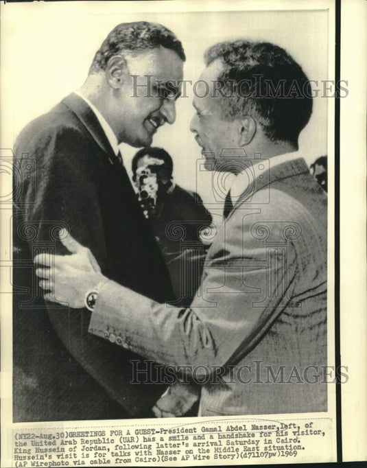 1969 Press Photo UAR's Abdel Nasser and Jordan's King Hussein greet in Cairo