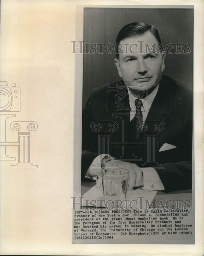 Load image into Gallery viewer, 1964 Press Photo Chase Manhattan Bank President David Rockefeller - now37575
