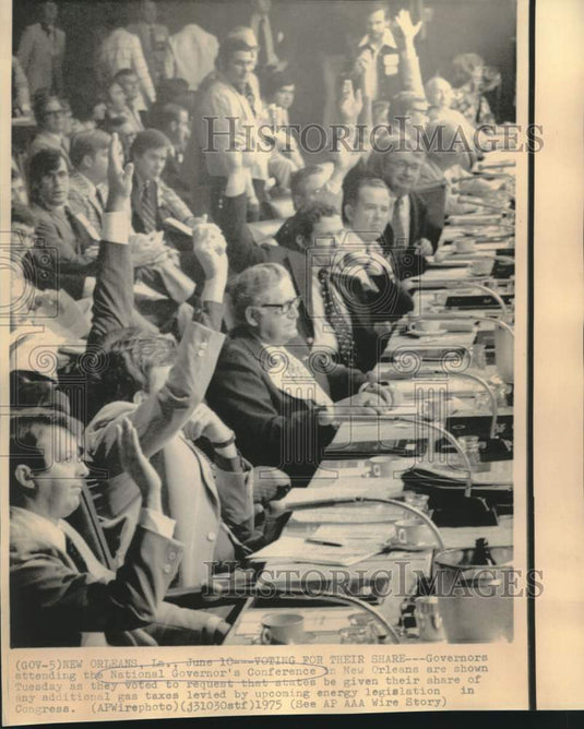 1975 Press Photo National Governors' Conference votes in New Orleans, Louisiana