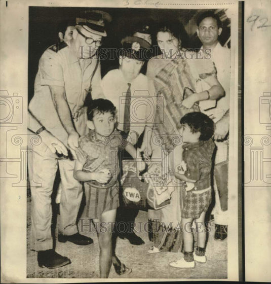 1970 Press Photo Released hostage children assisted at Nicosia airport in Cyprus