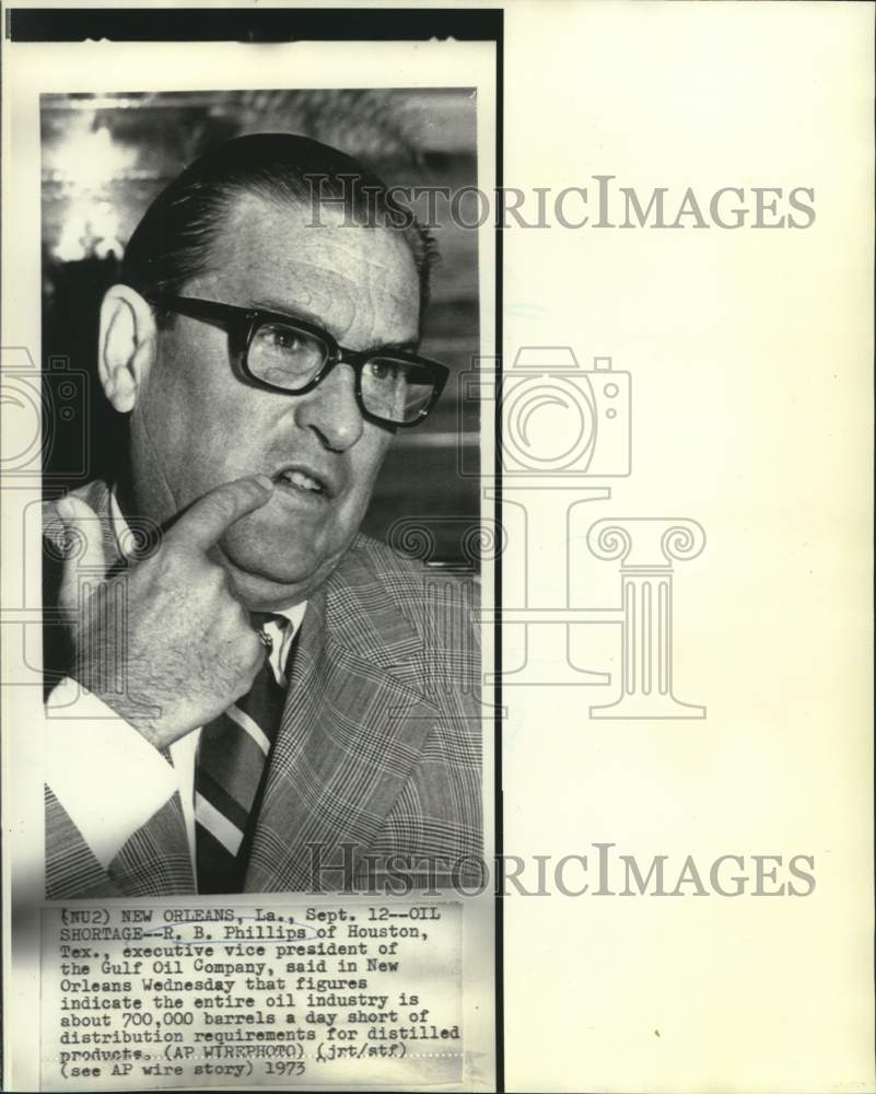 1973 Press Photo Gulf Oil Vice President R.B. Phillips speaks in New Orleans