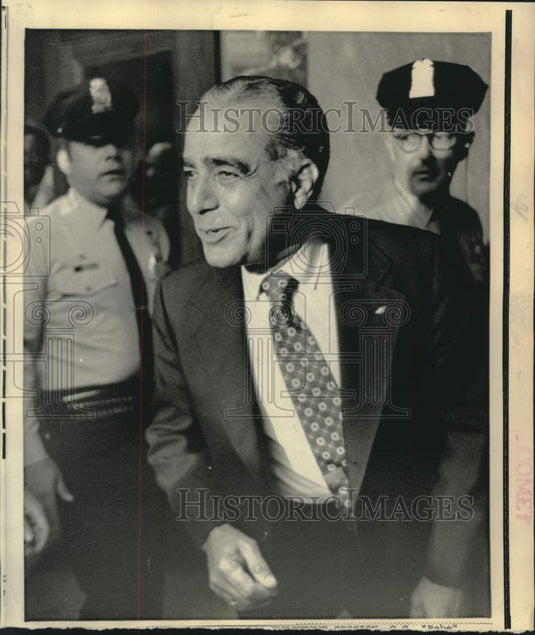 1974 Press Photo C.C. Rebozo in police station - now37739