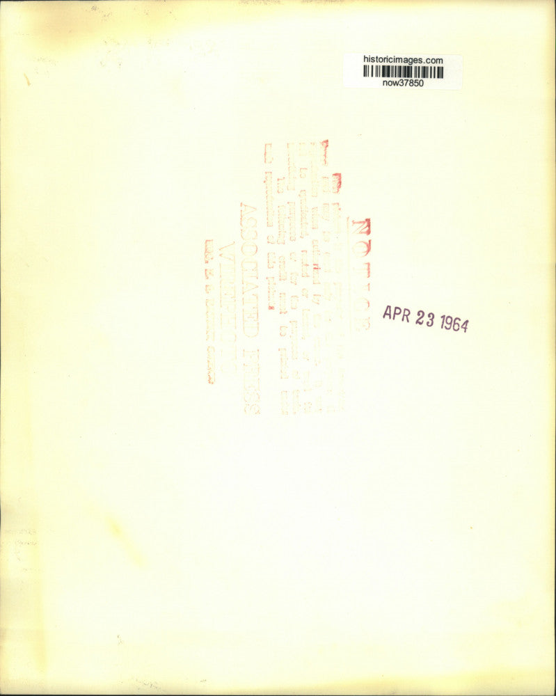 1964 Press Photo France's Georges Pompidou leaves hospital after de Gaulle visit