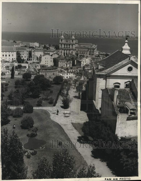 1963 Press Photo Lisbon, Portugal is a city on the Banks of the Tagus