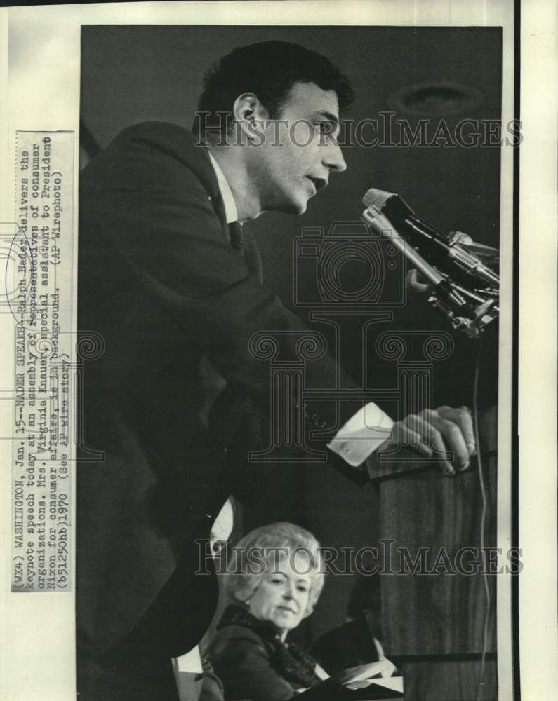 Load image into Gallery viewer, 1970 Press Photo Ralph Nader Addresses Assembly of Consumer Organizations
