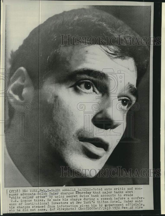 1970 Press Photo Consumer Backer Ralph Nader Bashes Bankers at Investor Meeting