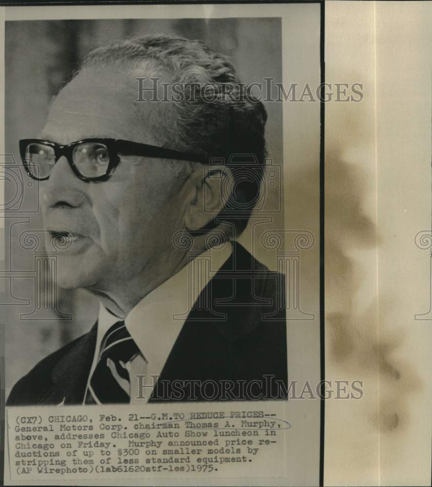 1975 Press Photo General Motors Thomas Murphy at Chicago Auto Show luncheon